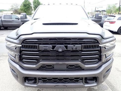 New 2026 RAM 3500 Laramie AWD/4WD image 9