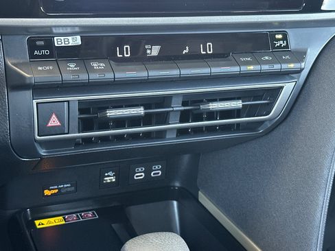 Certified 2024 Toyota Camry SE w/ Cold Weather Package FWD image 18