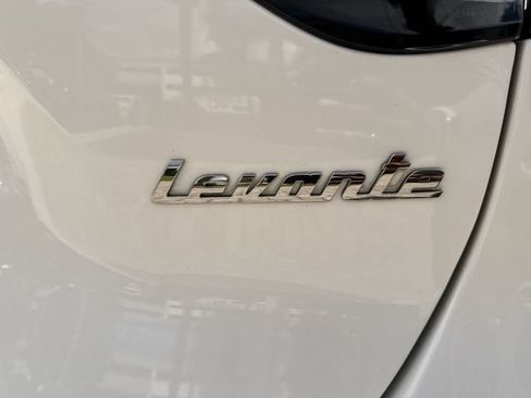 Used 2022 Maserati Levante GT AWD/4WD image 39