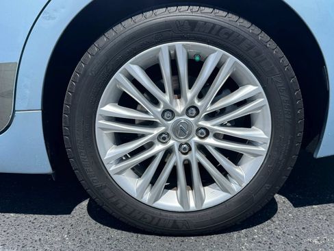 Used 2013 Lexus ES 350 w/ Luxury Pkg FWD image 3
