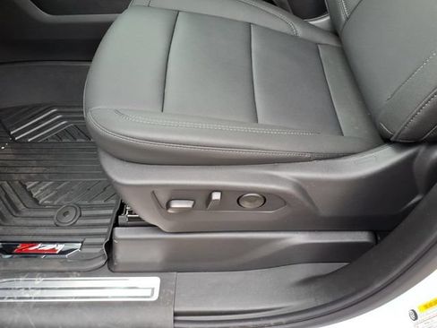 New 2026 Chevrolet Silverado 1500 LTZ w/ LTZ Premium Package AWD/4WD image 18