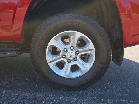Certified 2019 Toyota 4Runner SR5 Premium AWD/4WD image 36
