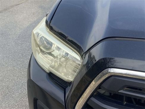Used 2019 Toyota Tacoma SR5 image 10
