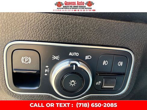 Used 2021 Mercedes-Benz GLB 250 4MATIC w/ Premium Package image 20