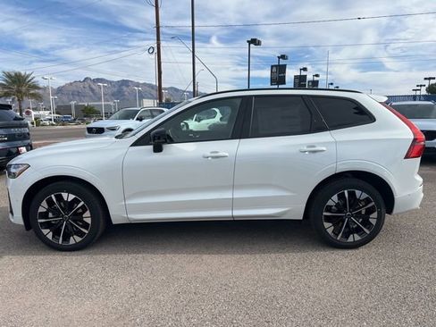 New 2026 Volvo XC60 B5 Plus w/ Climate Package PRO AWD/4WD image 7