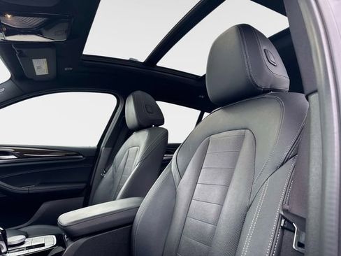 Used 2023 BMW X4 xDrive30i w/ Premium Package image 16