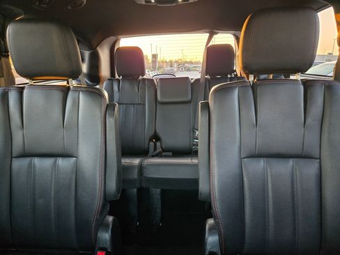 Used 2019 Dodge Grand Caravan GT FWD image 13