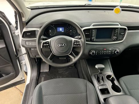 Used 2020 Kia Sorento LX FWD image 19