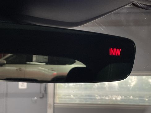 Used 2022 Audi e-tron Premium Plus w/ Premium Plus Package image 27