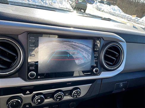 Used 2020 Toyota Tacoma SR5 image 18