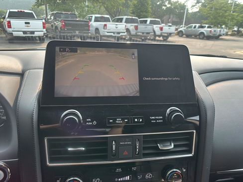 Used 2021 Nissan Armada SV AWD/4WD image 33