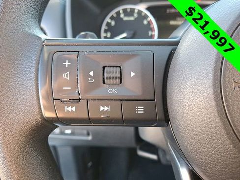 Used 2024 Nissan Rogue SV image 22