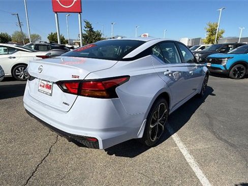 New 2025 Nissan Altima 2.5 SR image 4