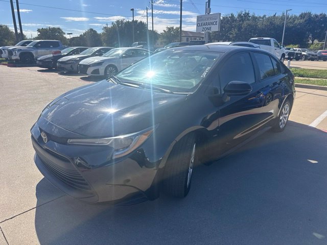 Used 2025 Toyota Corolla LE FWD image 6