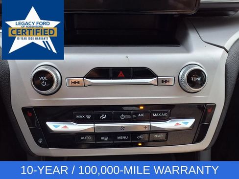 Used 2024 Ford Explorer XLT w/ Equipment Group 202A RWD image 20