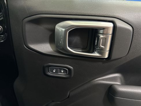 Used 2024 Jeep Wrangler Sport S image 35