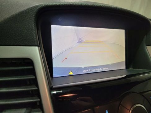 Used 2016 Chevrolet Cruze LT image 10