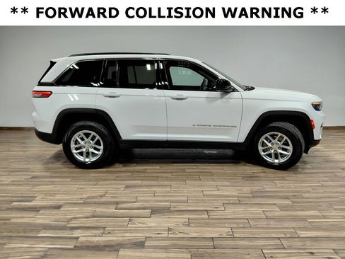 Certified 2025 Jeep Grand Cherokee Laredo X image 9