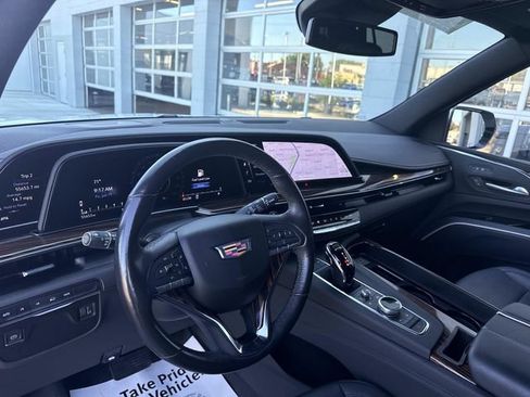 Certified 2024 Cadillac Escalade Luxury AWD/4WD image 16