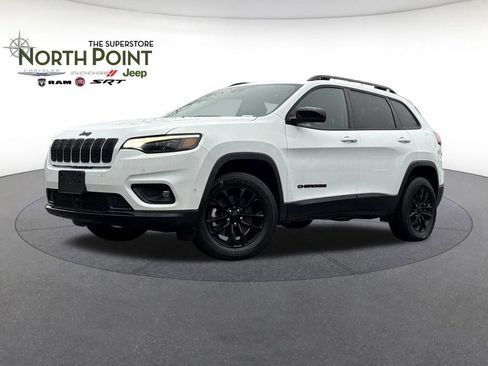 Certified 2023 Jeep Cherokee Altitude Lux image 1