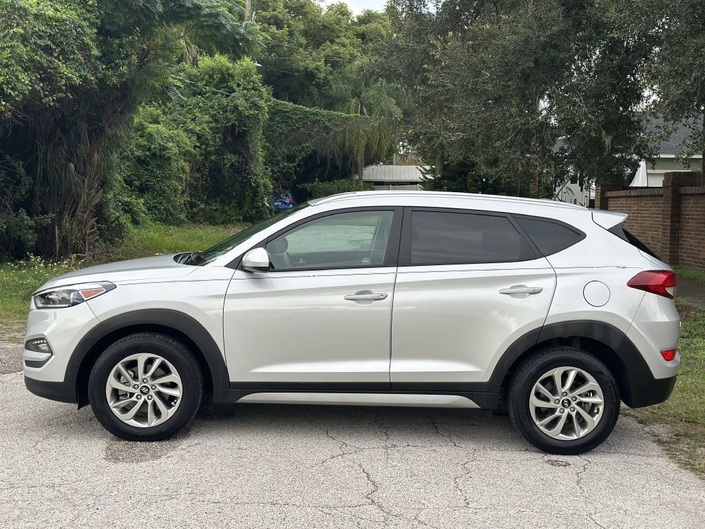 Used 2017 Hyundai Tucson SE w/ SE Popular Package 02 FWD image 2