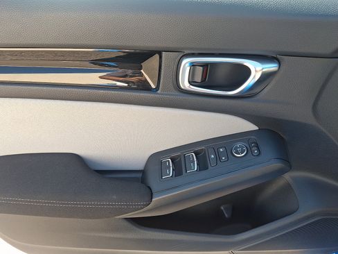 Used 2025 Honda Civic Sport image 12