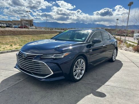 Used 2021 Toyota Avalon Limited w/ Advanced Safety Package image 3