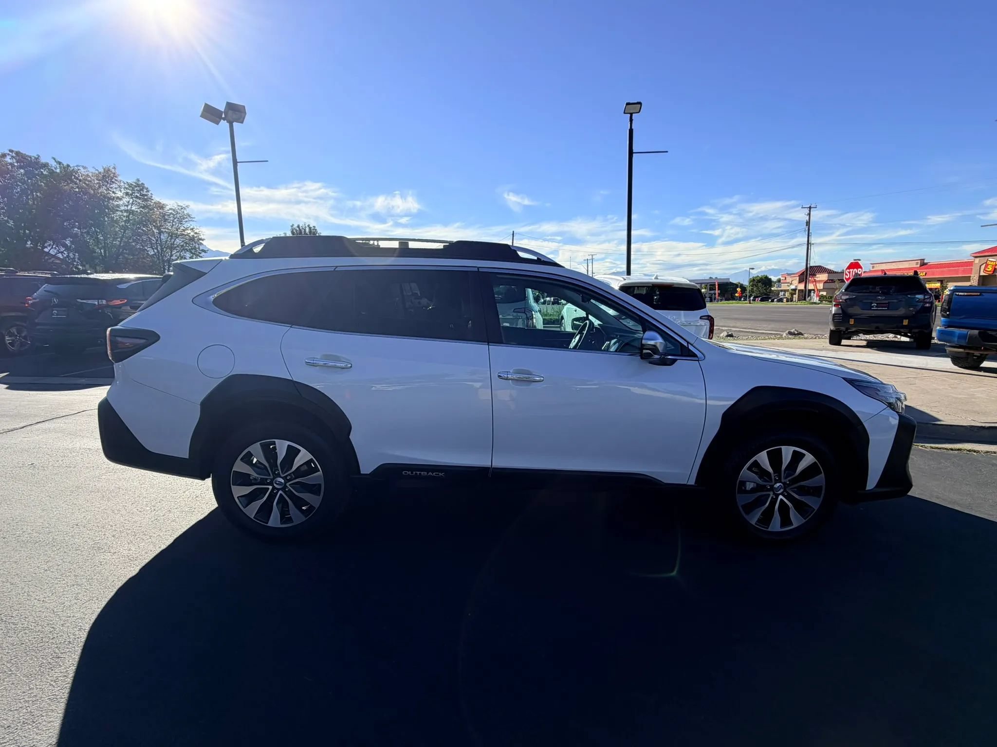 Used 2024 Subaru Outback Touring AWD/4WD image 2