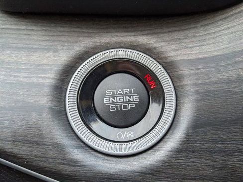 Certified 2024 Jeep Grand Cherokee Limited w/ Black Appearance Package image 27