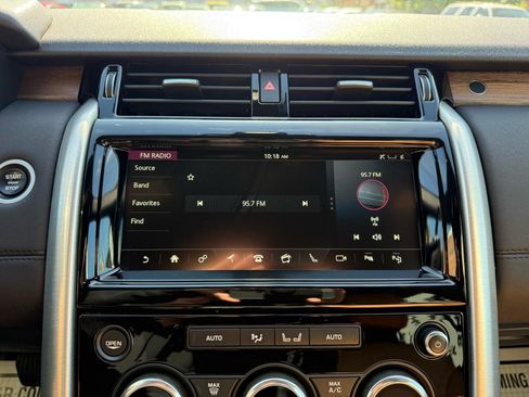 Used 2019 Land Rover Discovery HSE AWD/4WD image 11