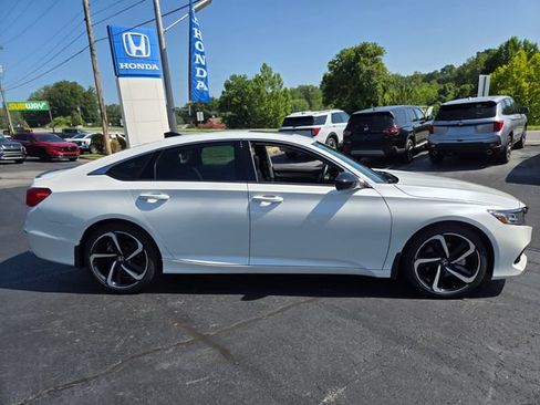 Used 2022 Honda Accord Sport image 8