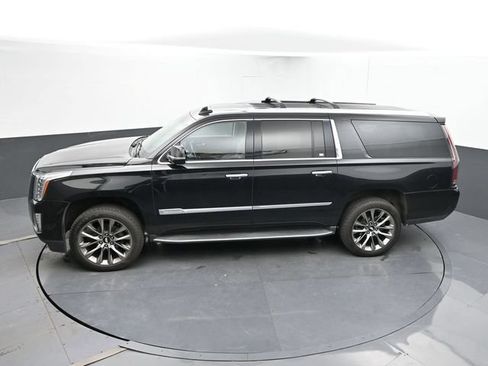Used 2018 Cadillac Escalade ESV Premium Luxury AWD/4WD image 44