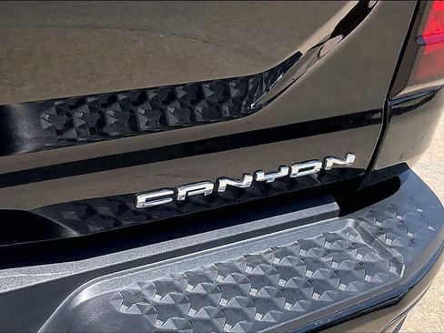 Used 2025 GMC Canyon Denali AWD/4WD image 10