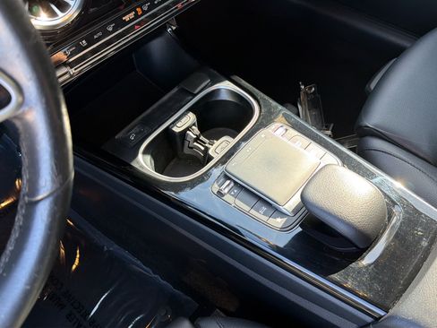 Used 2022 Mercedes-Benz CLA 250 image 27