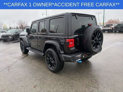 Used 2023 Jeep Wrangler Unlimited Sahara w/ Cold Weather Group image 9
