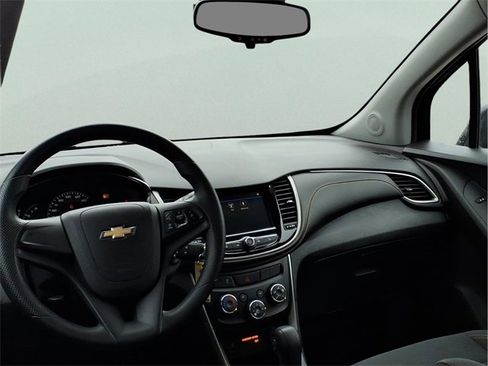 Used 2018 Chevrolet Trax LS image 9