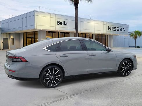 Used 2024 Honda Accord Touring image 7