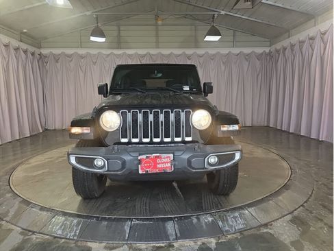 Used 2022 Jeep Wrangler Unlimited Sahara image 5