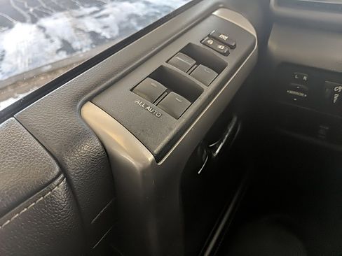 Used 2017 Toyota 4Runner SR5 Premium image 26