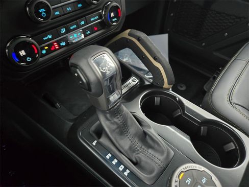 New 2025 Ford Bronco Badlands image 20