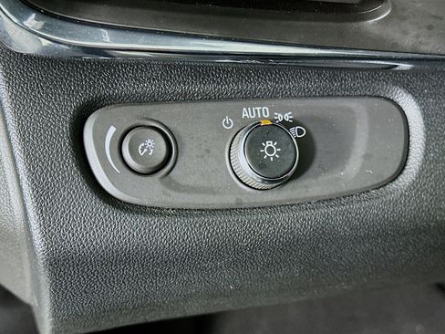 Used 2025 Buick Envista Preferred image 17