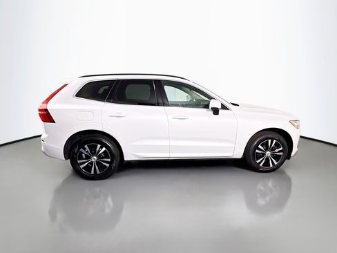 Used 2023 Volvo XC60 B5 Core FWD image 11