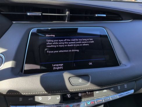 Used 2023 Cadillac XT4 Luxury w/ Cold Weather Package image 29