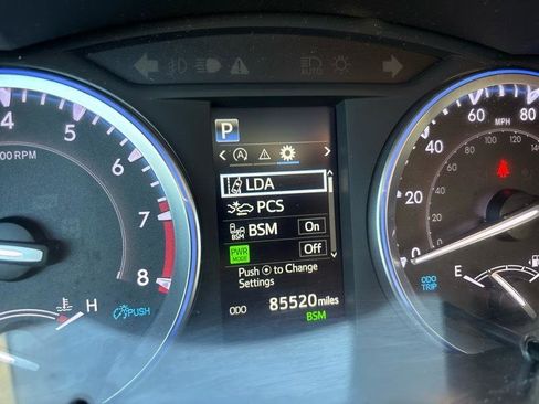 Used 2019 Toyota Highlander XLE image 17