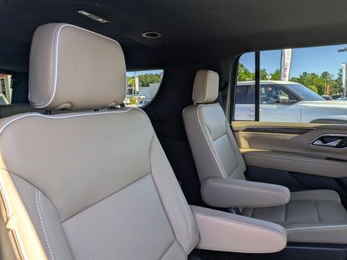 Used 2021 Chevrolet Suburban Premier RWD image 32