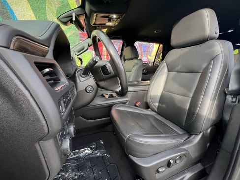 Used 2021 Chevrolet Tahoe LT w/ Luxury Package image 18