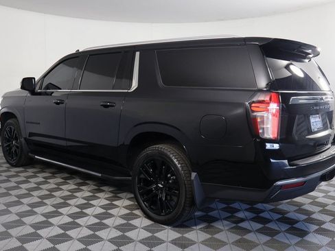 Used 2023 Chevrolet Suburban LT w/ LT Signature Package RWD image 4