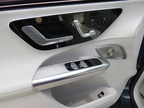 Used 2023 Mercedes-Benz EQE 350+ 4MATIC SUV w/ Exclusive Trim Package image 8