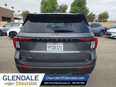 Used 2025 Ford Explorer Active RWD image 6
