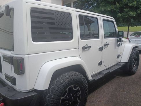 Used 2014 Jeep Wrangler Unlimited Sahara w/ Max Tow Package AWD/4WD image 5